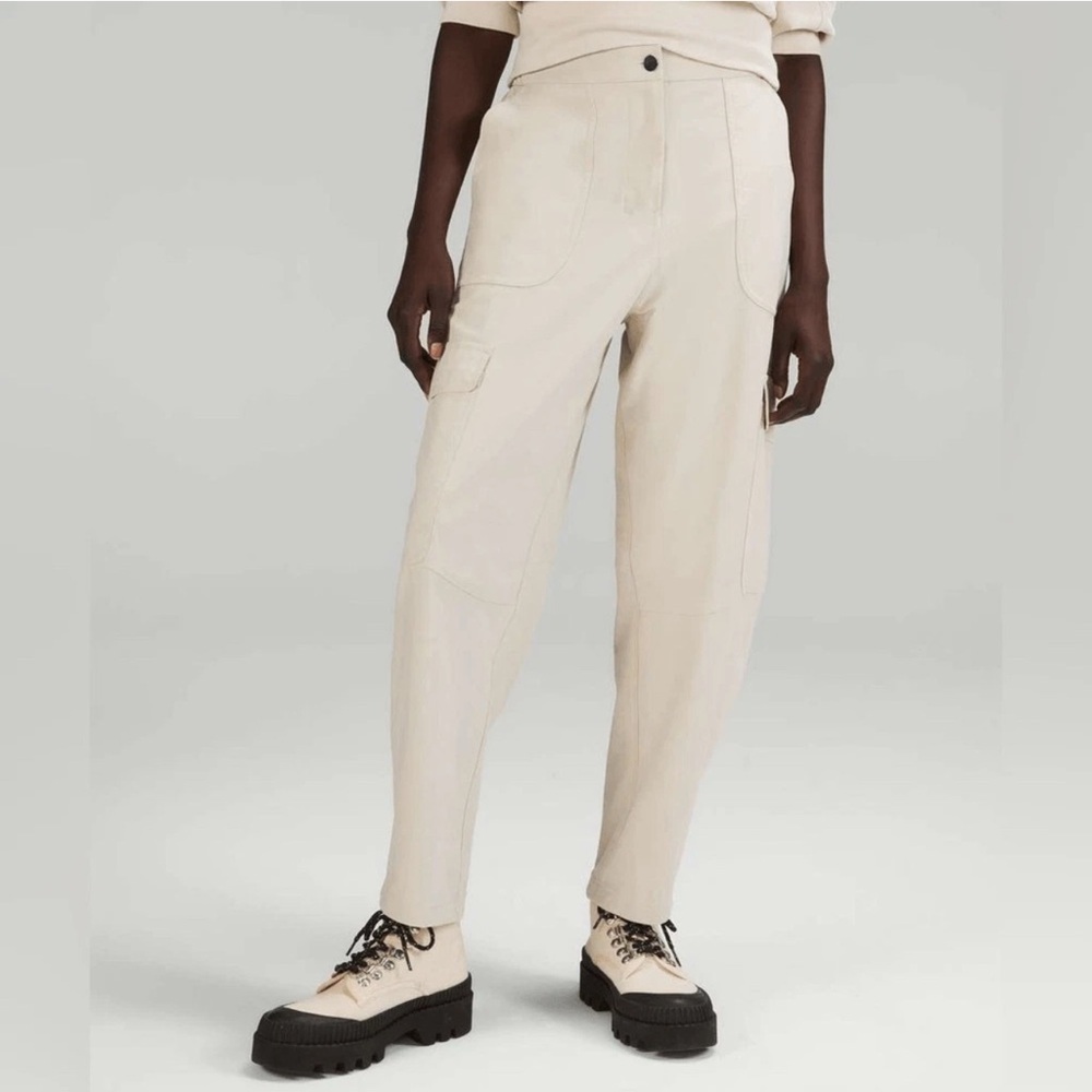 Lululemon Light Utilitech Cargo Pocket High-Rise Pants Natural Ivory Size 32